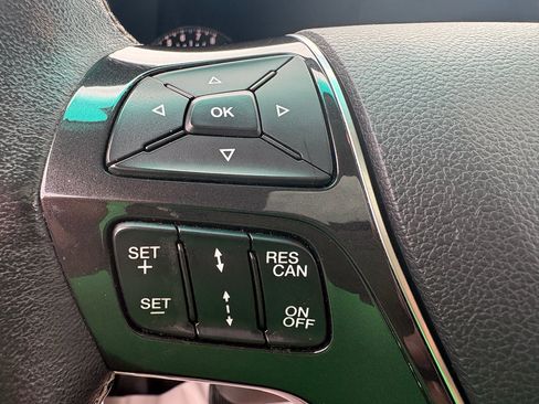 Used 2017 Ford Explorer Platinum AWD/4WD image 17