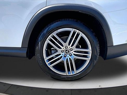 Used 2025 Mercedes-Benz GLS 450 4MATIC image 36