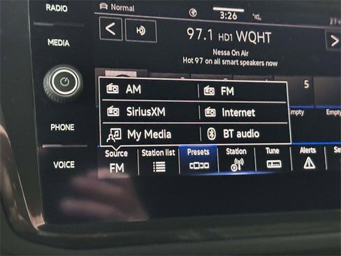 Certified 2022 Volkswagen Tiguan SE R-Line image 36