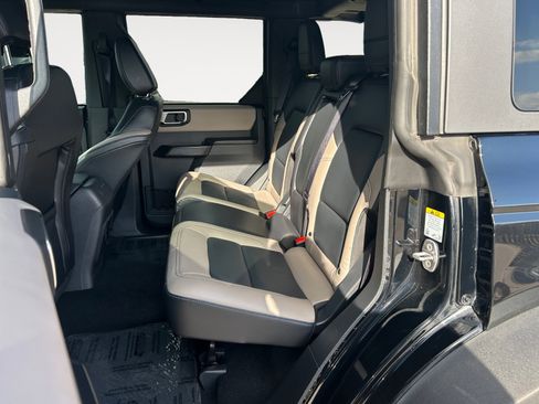 Used 2024 Ford Bronco Wildtrak image 23