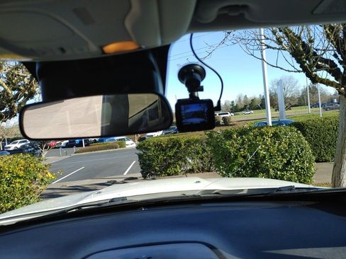 Used 2019 Jeep Renegade Latitude w/ Cold Weather Group image 11