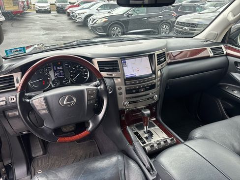 Used 2015 Lexus LX 570 4WD image 22
