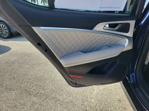 Used 2023 Genesis G70 3.3T w/ Sport Prestige Package RWD image 15