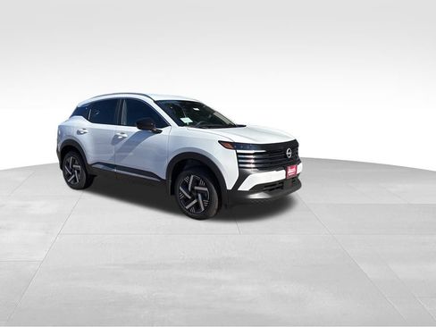 New 2026 Nissan Kicks SV image 7