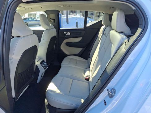 Certified 2024 Volvo XC40 B5 Plus w/ Climate Package image 10