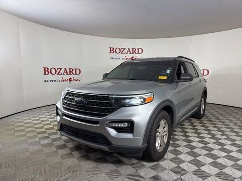 Used 2020 Ford Explorer XLT w/ Equipment Group 202A RWD image 4