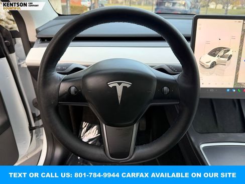 Used 2022 Tesla Model Y Long Range image 16