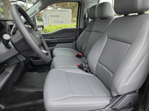 New 2026 Ford F250 XL w/ XL Chrome Package image 22