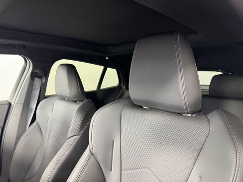 Used 2025 BMW X2 xDrive28i image 3