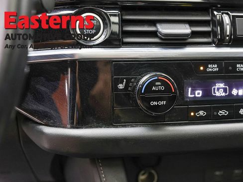 Used 2024 Nissan Pathfinder SV w/ SV Premium Package AWD/4WD image 21