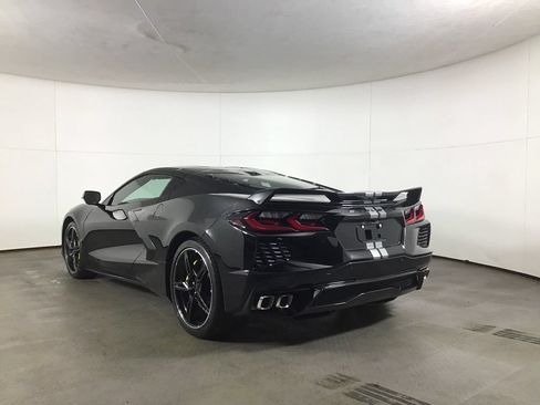 Used 2021 Chevrolet Corvette Stingray Preferred Cpe w/ Z51 Performance Package RWD image 3