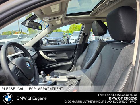 Used 2017 BMW 320i xDrive Sedan AWD/4WD image 24