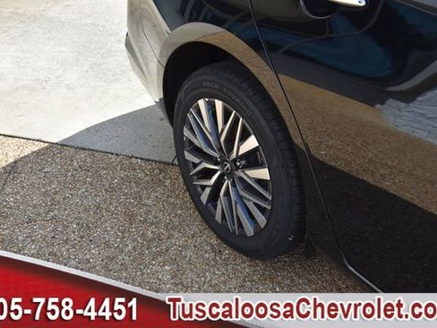 Used 2025 Nissan Altima 2.5 SV FWD image 15