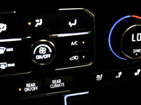 Used 2021 Chevrolet Tahoe High Country AWD/4WD image 29
