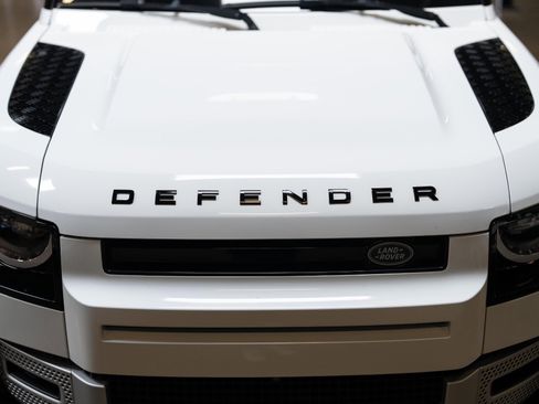 Used 2020 Land Rover Defender 110 image 20