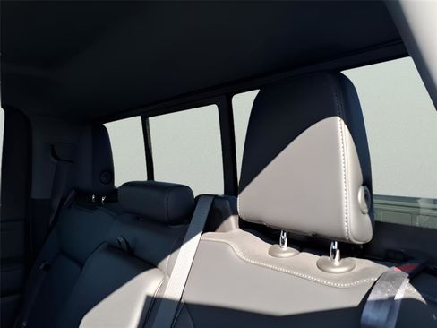 Used 2023 Chevrolet Silverado 2500 LTZ image 14