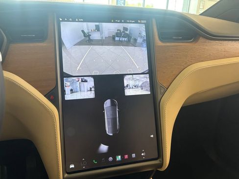 Used 2020 Tesla Model X AWD/4WD image 32