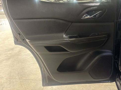 Used 2019 GMC Acadia SLT w/ LPO, Cargo Package image 14