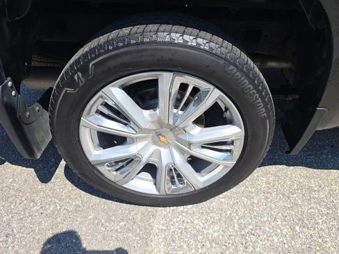 Used 2022 Chevrolet Silverado 1500 High Country w/ High Country Premium Package AWD/4WD image 14
