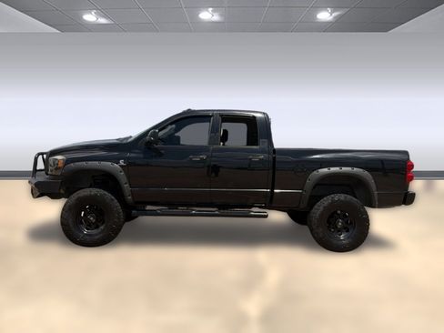 Used 2008 Dodge Ram 2500 Truck SLT AWD/4WD image 2