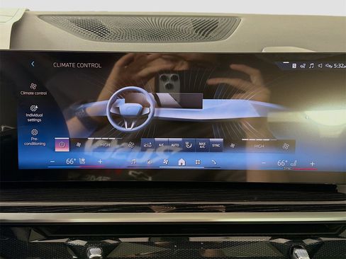 New 2026 BMW X5 xDrive40i w/ M Sport Package image 19