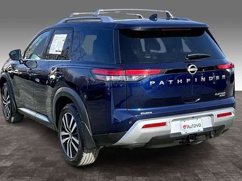 Used 2023 Nissan Pathfinder Platinum image 4
