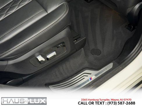 Used 2021 BMW X7 xDrive40i w/ M Sport Package AWD/4WD image 14