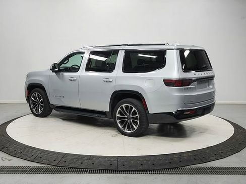 Used 2022 Jeep Wagoneer Series II w/ Premium Group I AWD/4WD image 5