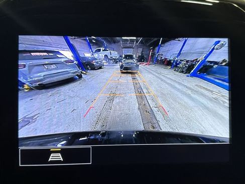 Certified 2023 Chevrolet Traverse LT image 16