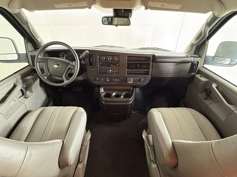Used 2024 Chevrolet Express 3500 LT w/ LT Preferred Equipment Group RWD image 17