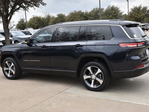 Used 2023 Jeep Grand Cherokee L Limited w/ Luxury Tech Group II image 11