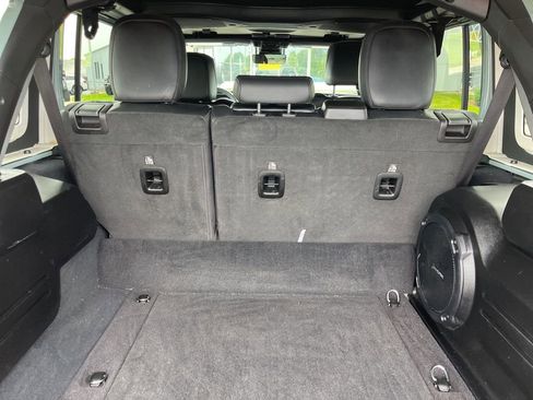 Used 2024 Jeep Wrangler Unlimited Rubicon 4xe AWD/4WD image 45