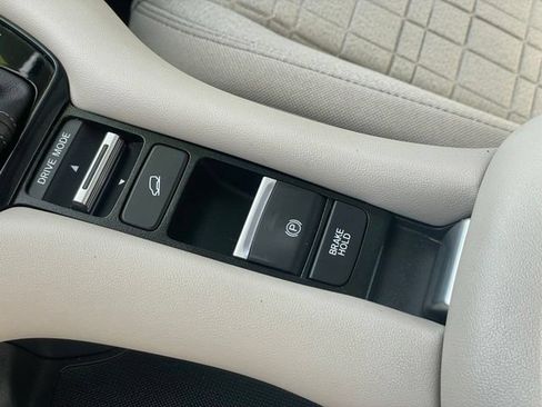 Used 2024 Honda HR-V LX image 22