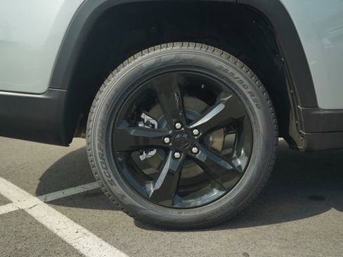 New 2025 Jeep Grand Cherokee L Limited w/ Luxury Tech Group II image 45