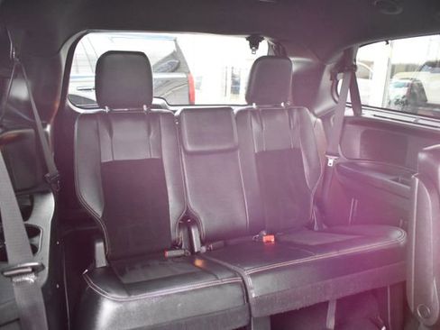 Used 2017 Dodge Grand Caravan SXT w/ Driver Convenience Group image 40