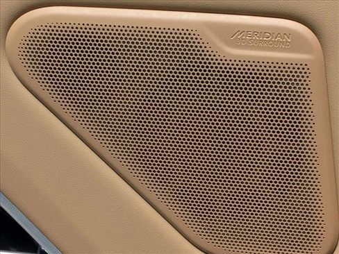 Used 2023 Land Rover Range Rover Long Wheelbase SE image 15