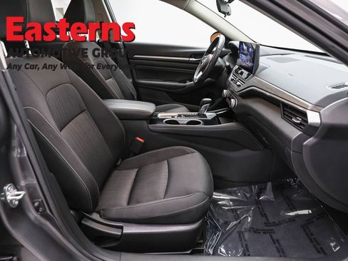 Used 2023 Nissan Altima 2.5 SV w/ SV Premium Package FWD image 24