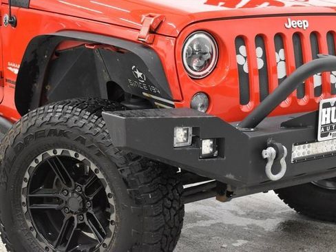 Used 2015 Jeep Wrangler Unlimited Sahara w/ Connectivity Group image 15