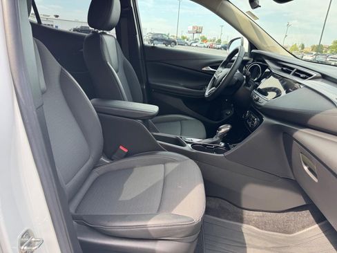 Used 2022 Buick Encore GX Select image 16