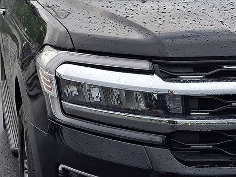 Used 2024 Ford Expedition Limited AWD/4WD image 9