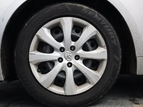 Used 2021 Toyota Corolla LE image 8