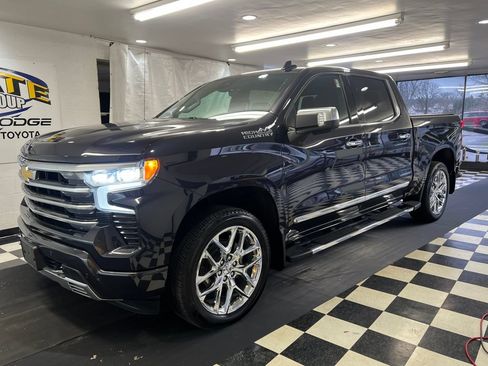 Used 2023 Chevrolet Silverado 1500 High Country w/ High Country Premium Package AWD/4WD image 4