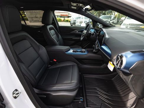 New 2026 Chevrolet Equinox EV LT w/ LPO, Blackout Package image 13