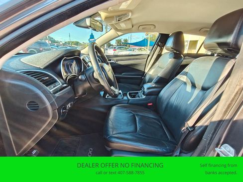 Used 2015 Chrysler 300 Limited w/ Driver Convenience Group image 9
