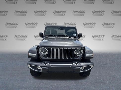 Used 2025 Jeep Wrangler Unlimited Sahara AWD/4WD image 3