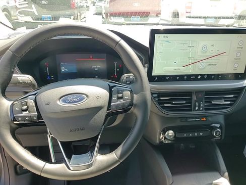 Certified 2024 Ford Escape PHEV image 25