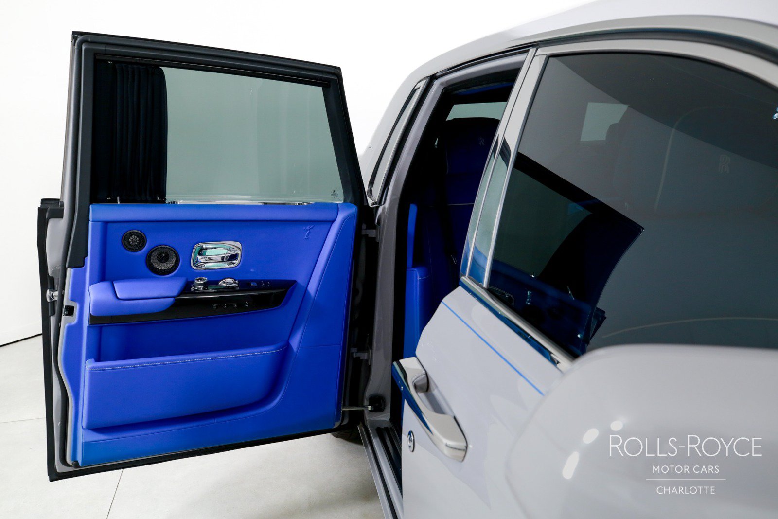 Used 2024 Rolls-Royce Phantom Sedan w/ The Phantom Package RWD image 28