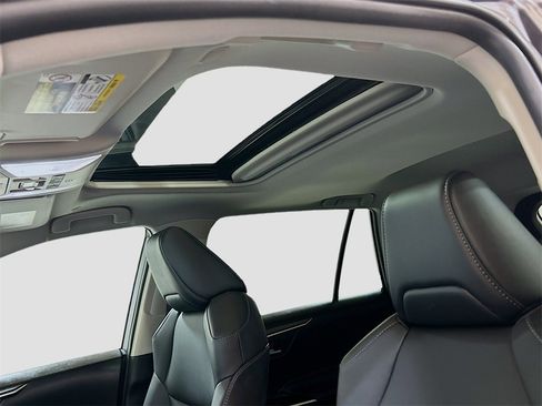 Used 2025 Toyota RAV4 XLE Premium image 18