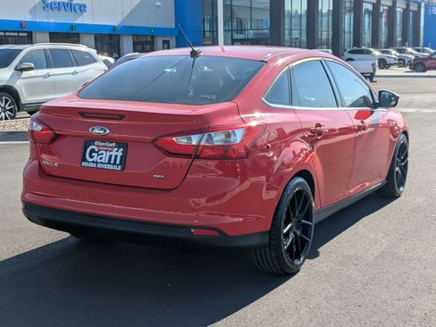 Used 2012 Ford Focus SEL FWD image 3