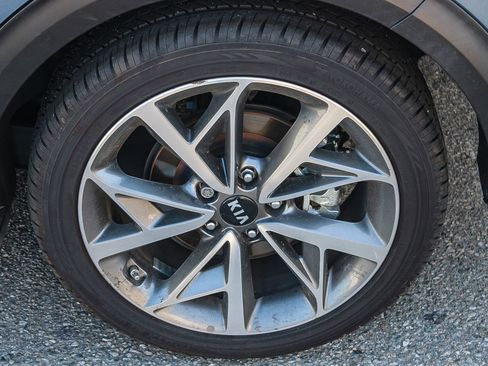 Used 2021 Kia Niro Touring SE FWD image 10